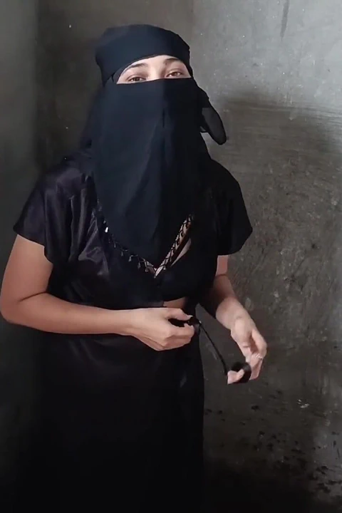 穆斯林哥留在浴室里