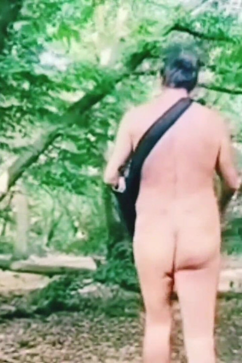 עירום בחוץ קליפים שונים
