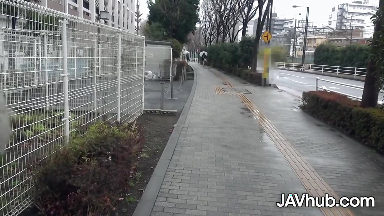 La juerda de orgasmos en coche en público de Kanako Kirimoto