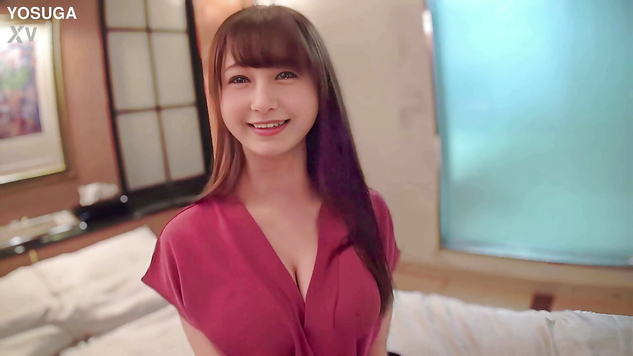 A Professional Violinist Who Has Given Lectures Around the World a Completely Private Video of Her in a Hotel Room
