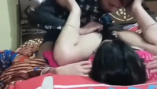 Индийскую девственницу жестко отдолбил бойфренд