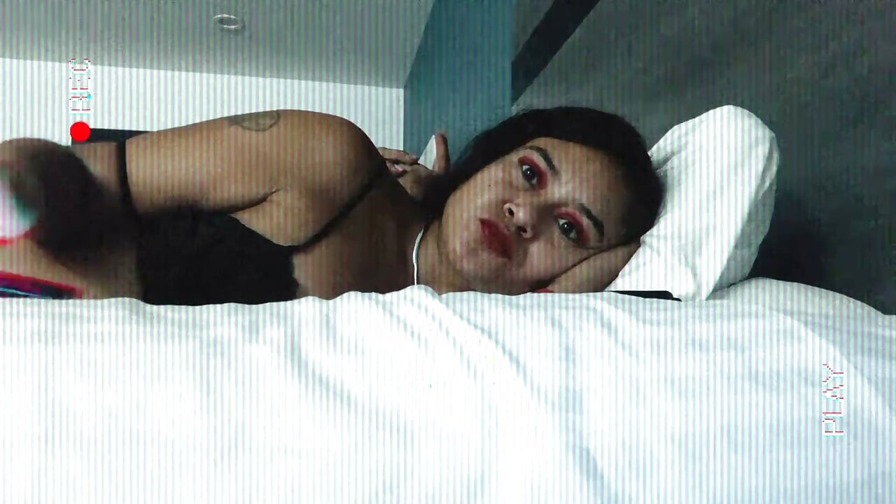 Banging and Chatting with Viewers on a Live