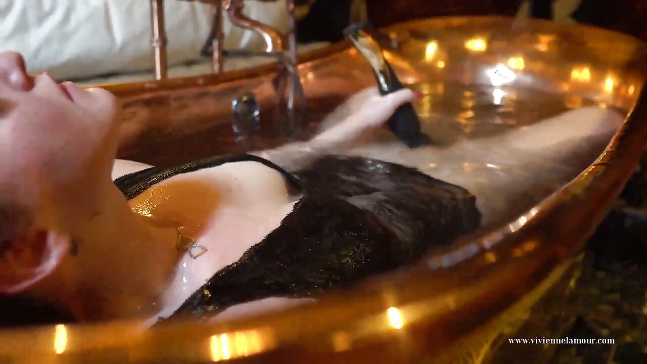 Vivienne L'amour - Copper Bath Vibrator Masturbation