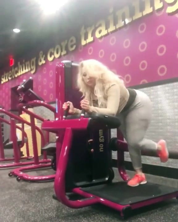 wide hips as fuck... (8)