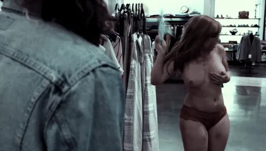 Amanda Fuller frontal desnuda y lencería en fashionista