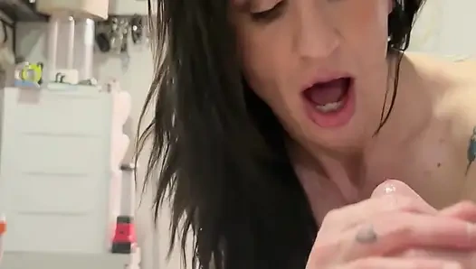 Sexy MILF Sucks Cock