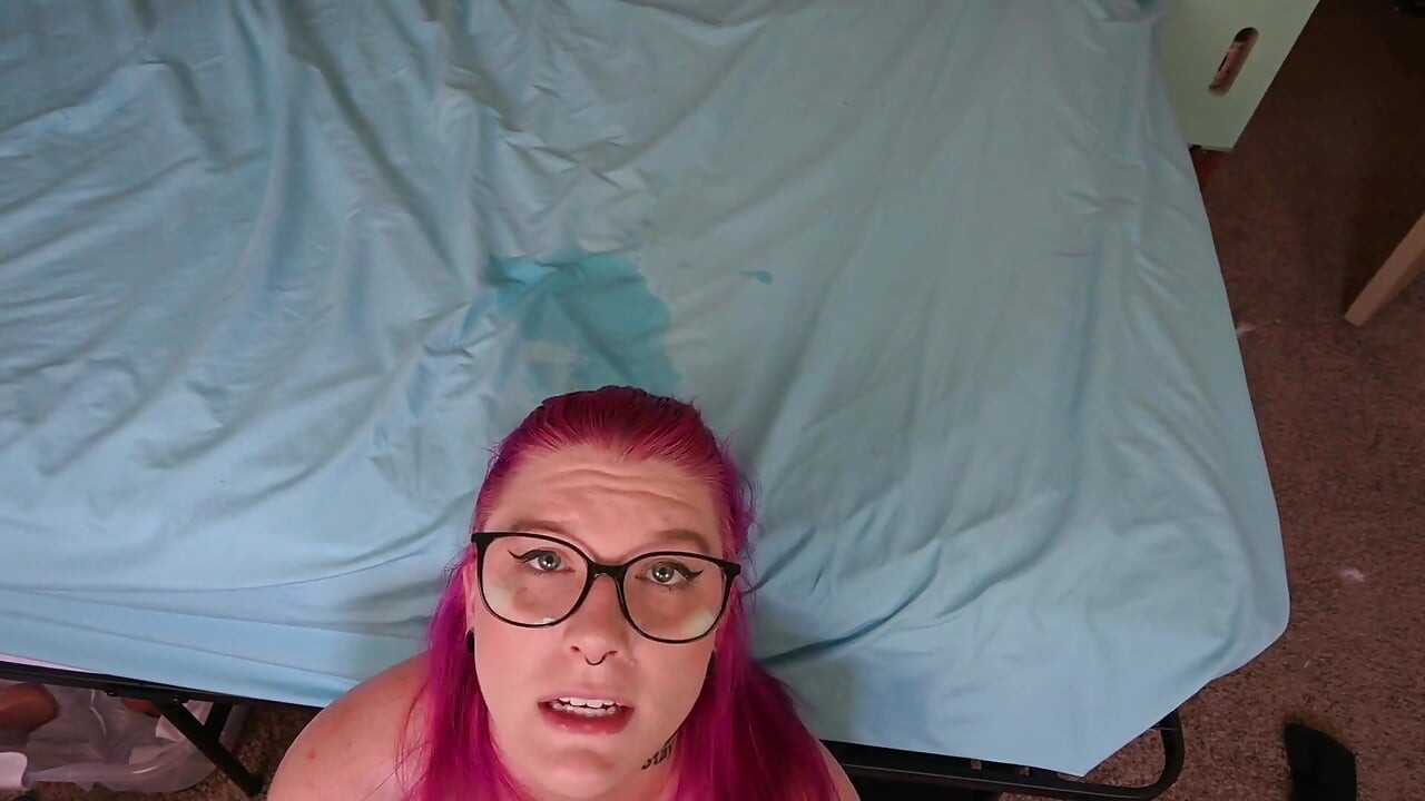 Pequeña hermanastra dominante