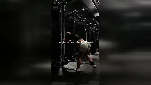 Winziges 18-jähriges jungfräuliches loch gefickt, roher deadlift-slip