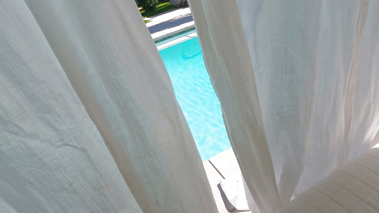 Muscle Mommy Denise Anders Getting Fucked By Swimming Pool