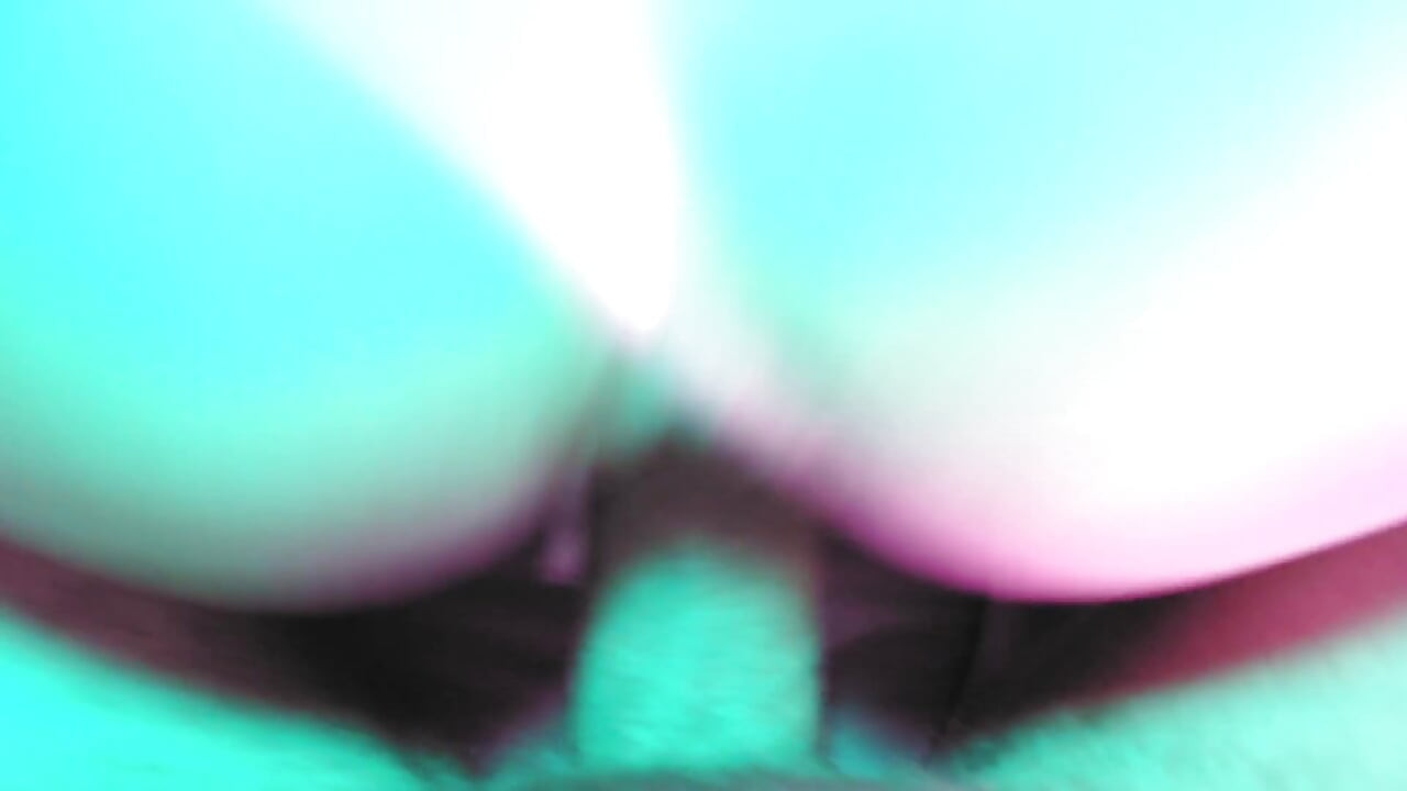 Blonďatá MILF Eva Latexové fetiš růžové šaty minet šukají kundičku velký péro záhybné gonzo