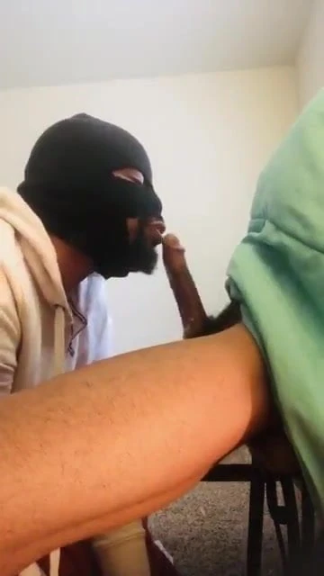 Ragazzo nero che succhia il cazzo