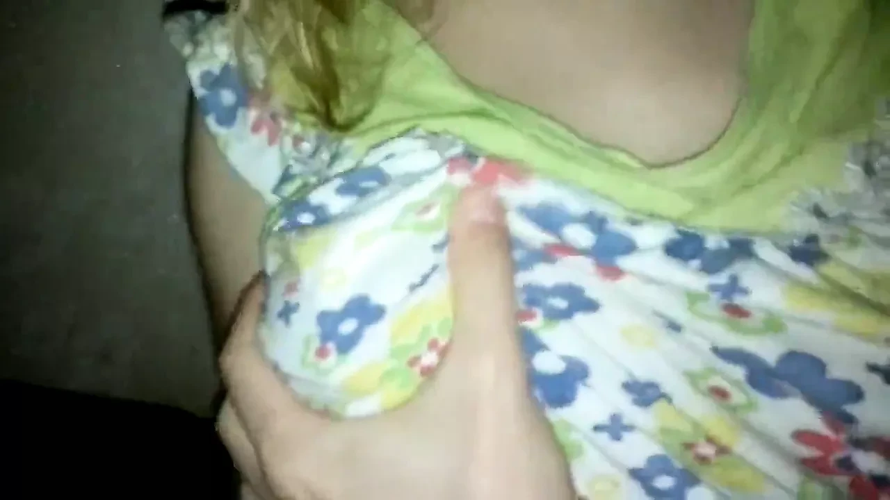 炙手可热的业余操逼丰满的俄罗斯金发女郎