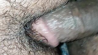 Sexo anal a pelo con chico desi