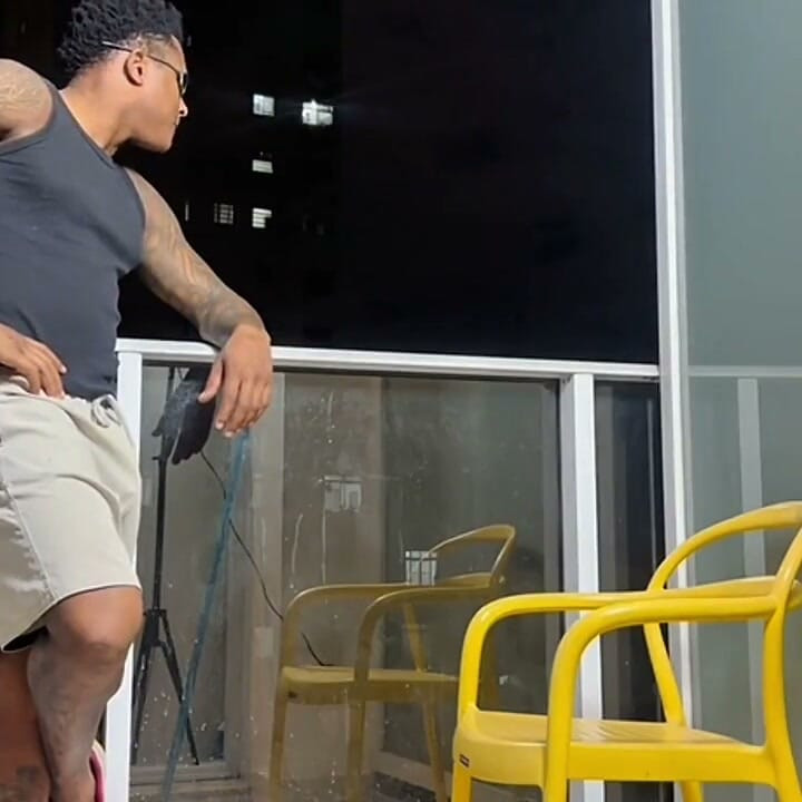 The Skinny Girl on the Balcony