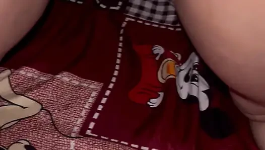 Ghar ka kiraya na dene pe makan malik ne apna lund chusaya or Chut ke ba...