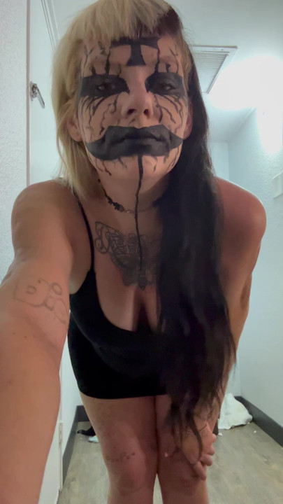Horror hottie