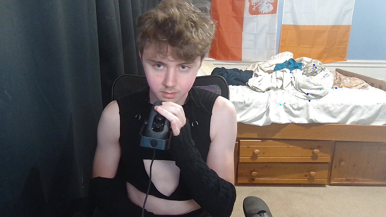 Pink Face FemBoy Verbal Porno Super Sexy