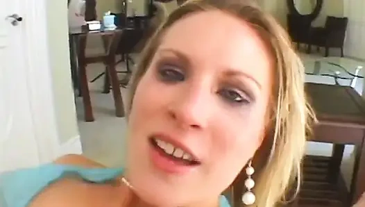 Kinky slut gets fucked in both of her holes