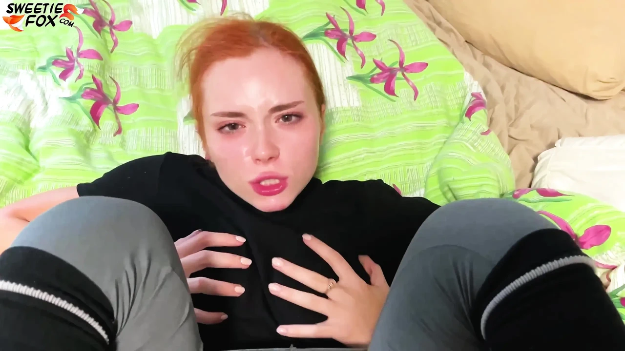 考试后的同学 Facefuck 热辣红发女郎和后入式啪