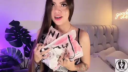Sugar stepdaddy ngajak aku ngajak aku belanja celana dalam thong