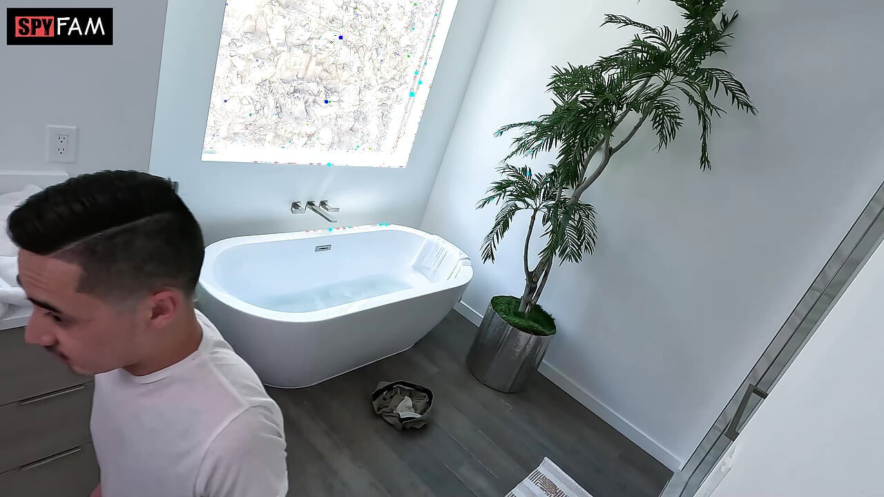 dit gebeurt als je stiefbroer de privacy niet respecteert