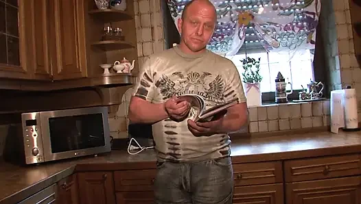 Зрелые женщины высвобождают страсть в запретных делах всю ночь напролет