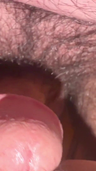 BYLA SAMA A NAJEDNOU SE V JEJÍM POKOJI OBJEVIL NĚKDO. | Klipy 1