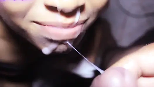 Ağızda süt ve döl yutma ile oral seks derlemesi