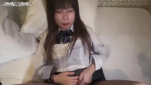 Face reveal, pelajaran pertama tanpa sensor sebagai pramugari pemula di kota kecil menemukan sisi beraninya