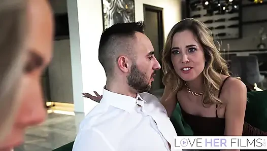 Millie Morgan ve Savvy Suxx üçlü sikişiyor