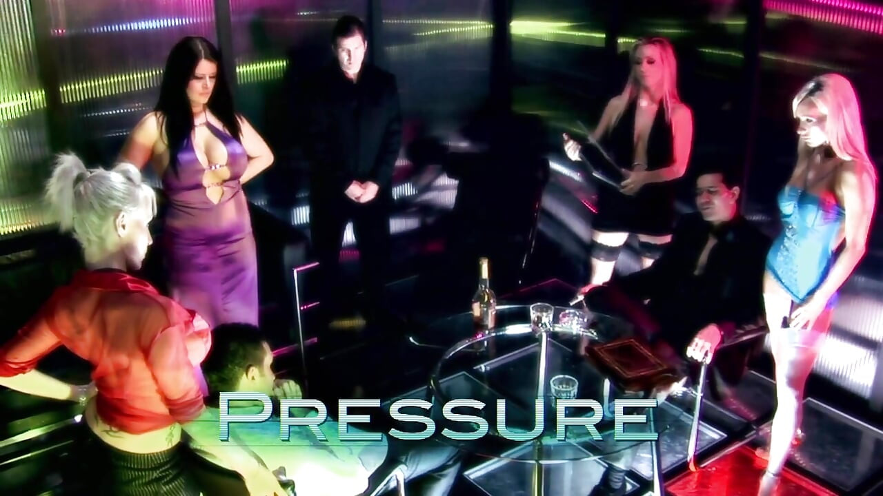 Carolyn Reese and Lichelle Marie get fucked in hot orgy