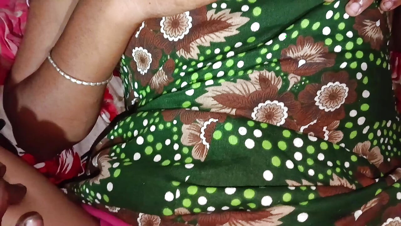 Hasina_love saying that she was hot  enjoying her pussy, her