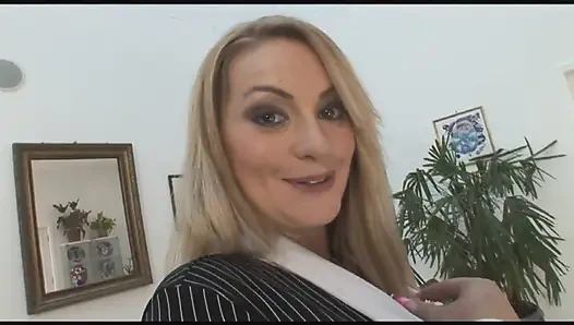 Hard pounded camel toe of lustfull MILF pussy love box looks little full of cum