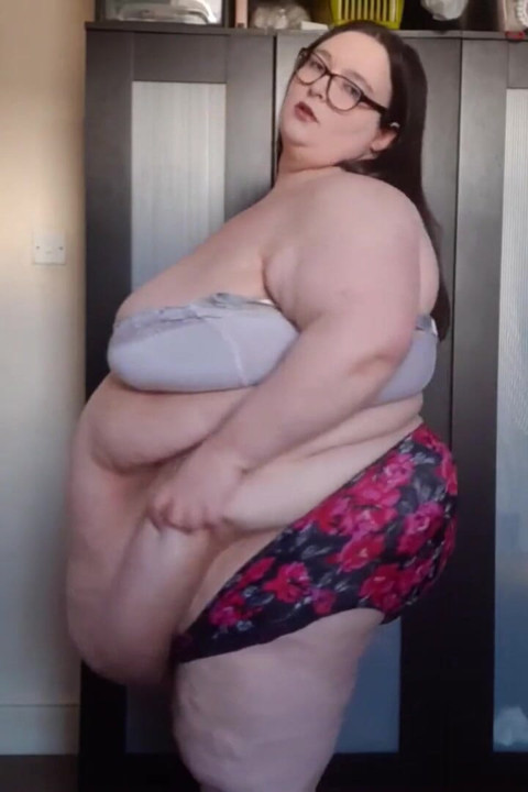 SSBBW STRIPS AND SHAKES ASS