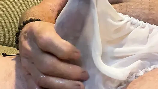 Kadın kılıklı külot!