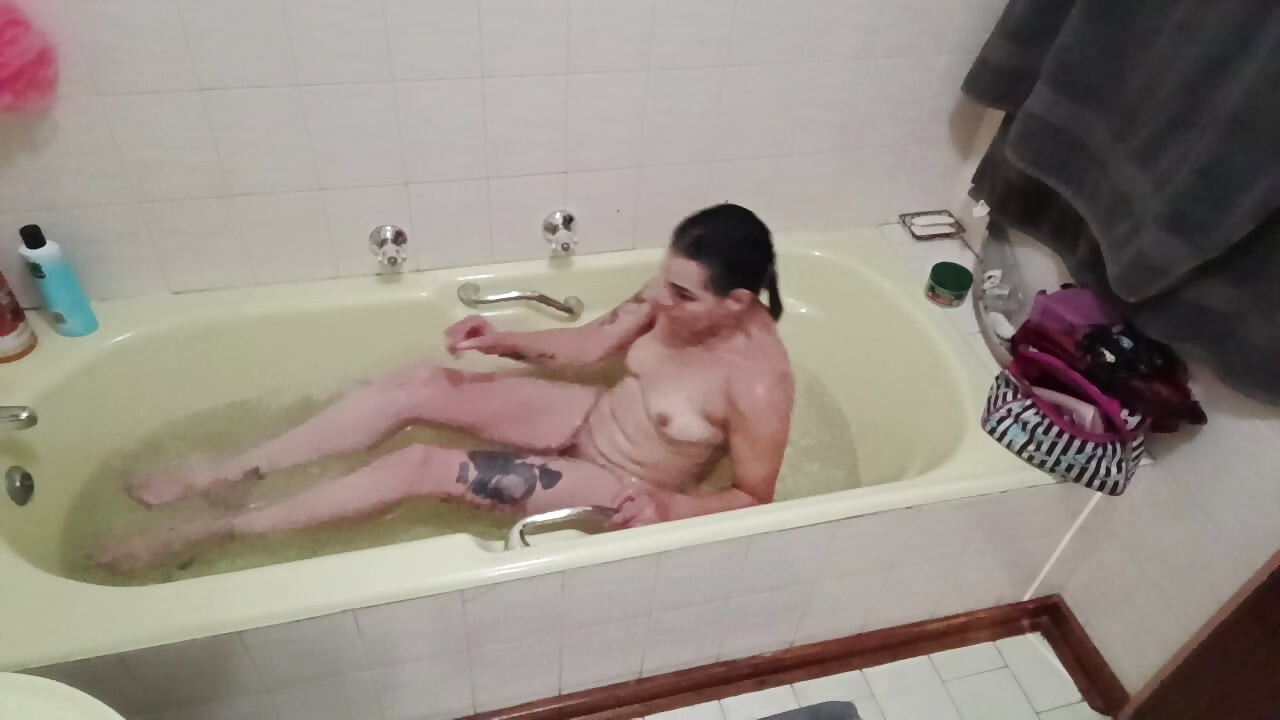 Karma, ex-menina acaba sendo esposa gostosa