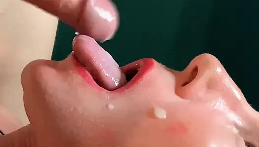 FORESKIN: Она давится от огромного количества спермы, идет в ее глотку крупным планом