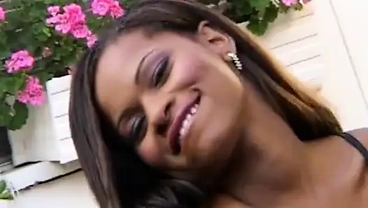 Sesi seks oral dan seks hardcore bareng cewek hot rambut cokelat