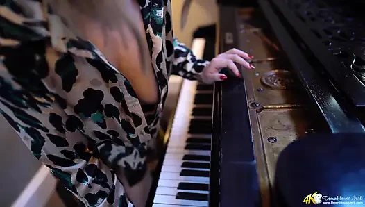 Ashley rider - aku nggak pernah pakai bra!