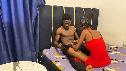 Memanjat sahabatku dengan kontol hitam yang keras