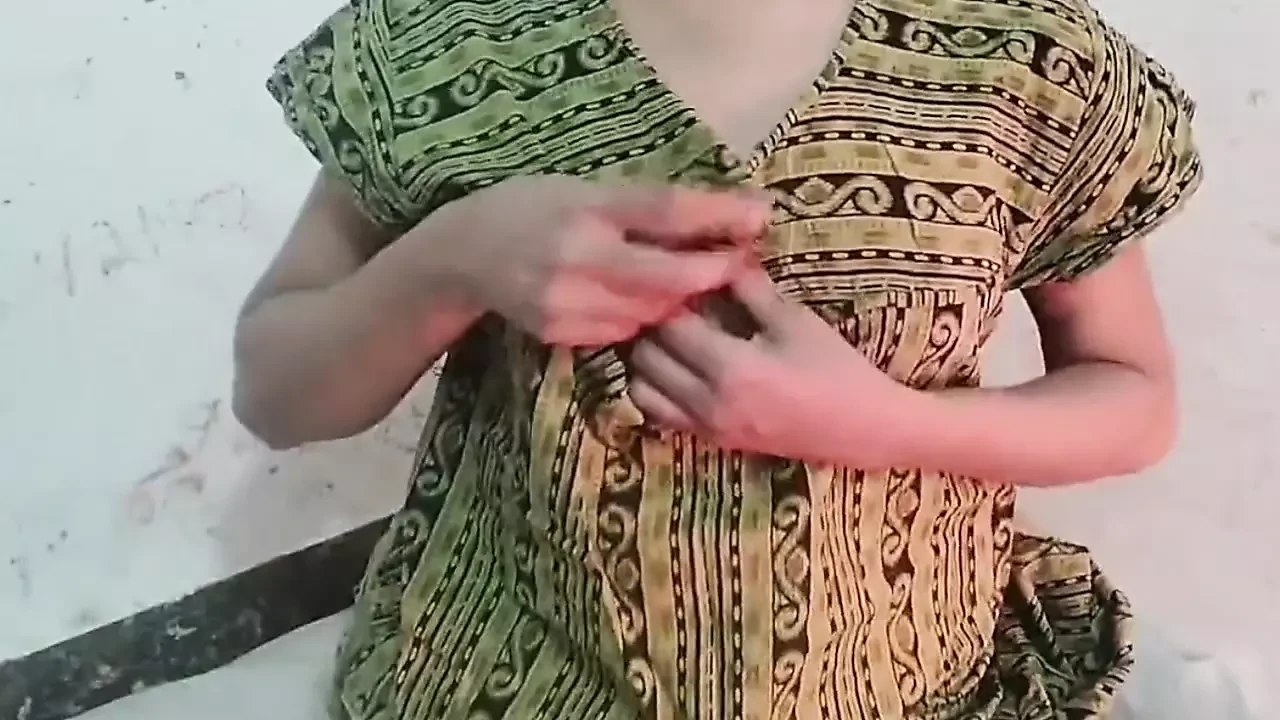 Naight dress me step sister ko piche se pakad ke pel diya