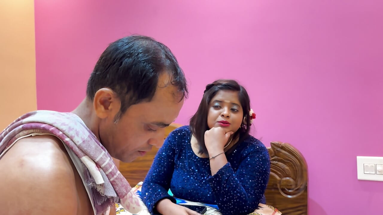 Big boobs ne sex ka chahida kaliya apna pussy ros nikalna kilya apne servant ka penis liya apne mu me