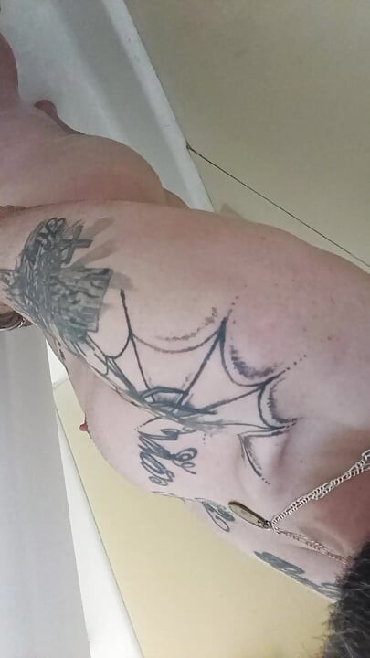 Трахаю мою дупу пляшкою шампуню.