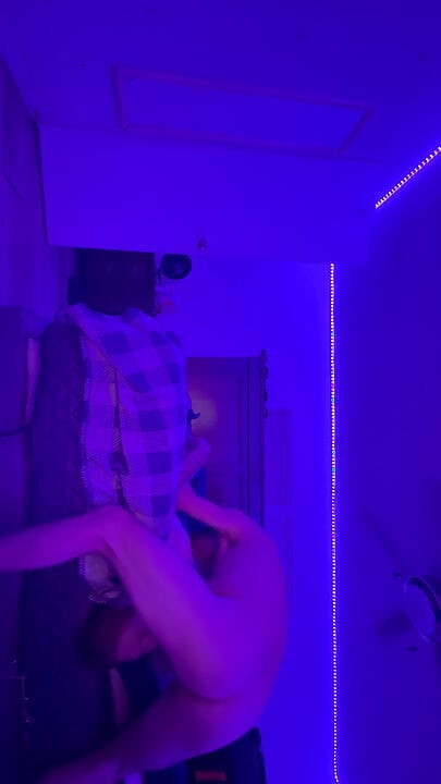 I make her tap