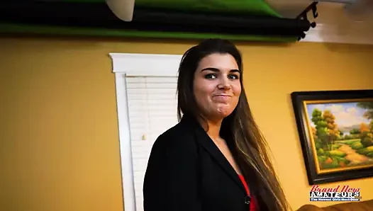 Vicky schluckt die dicke ladung schwanz bei ihrem vorsprechen, blowjobs!