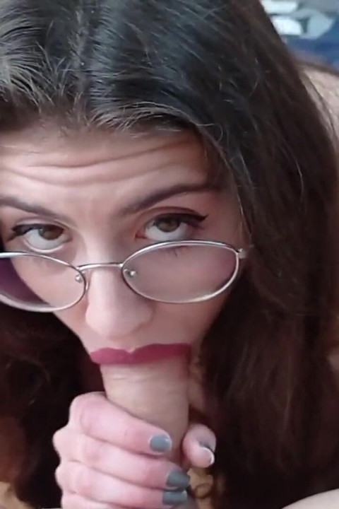 Ik sms'en voor neuken, pijpbeurt en cumshot likken