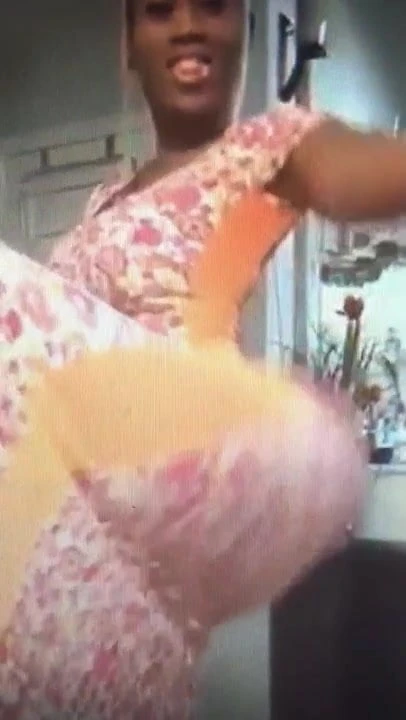 Cali Girl Twerking That Sexy Protruding Ass