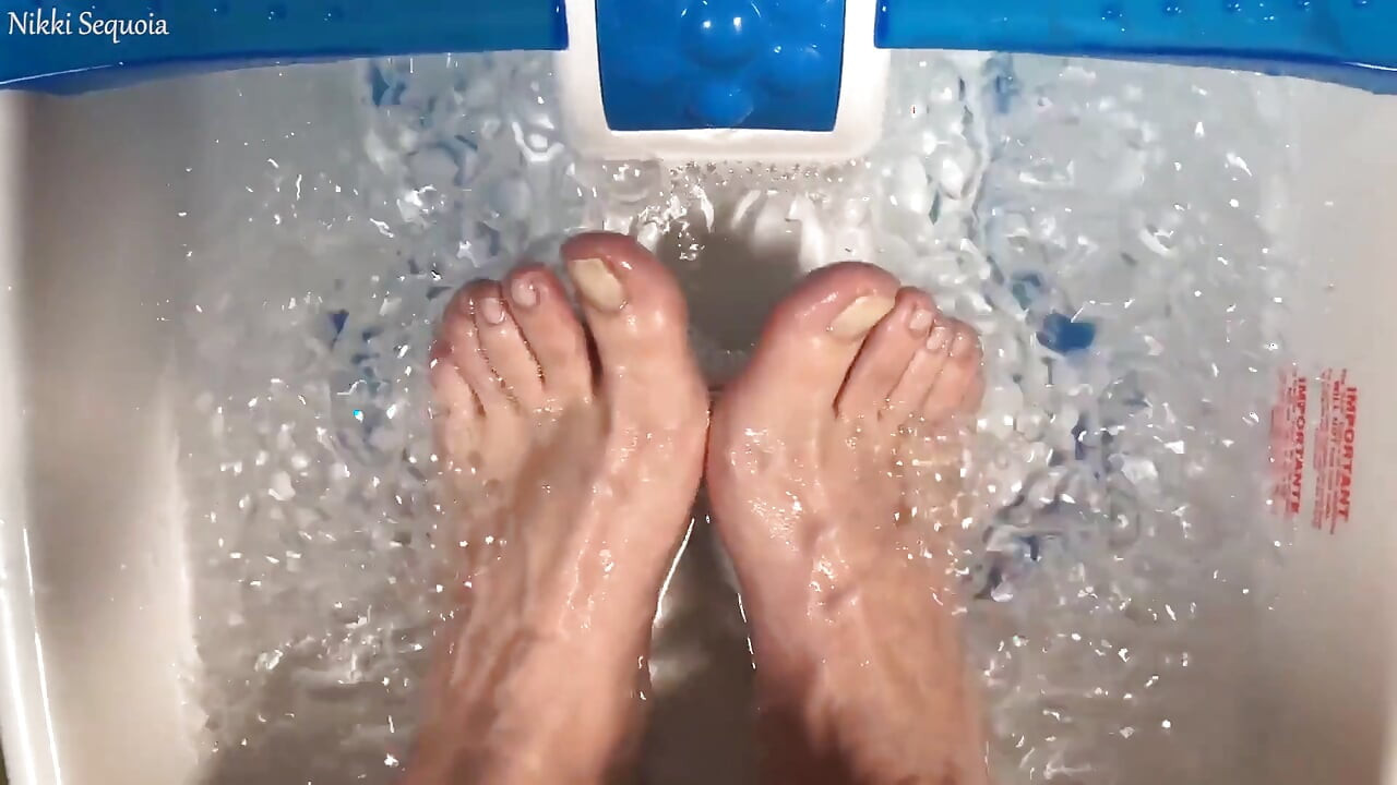 Foot Soak Toe Wiggle