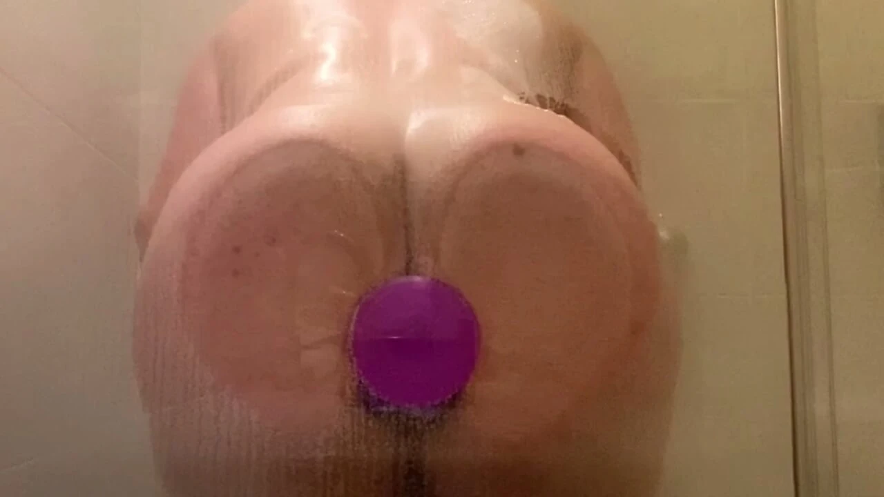 Grande culo doccia anale dildo masturbazione