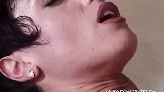 Hardcore fuck in a bathtub